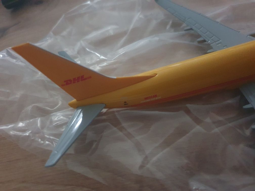 Model Boeing B737 DHL 21 cm