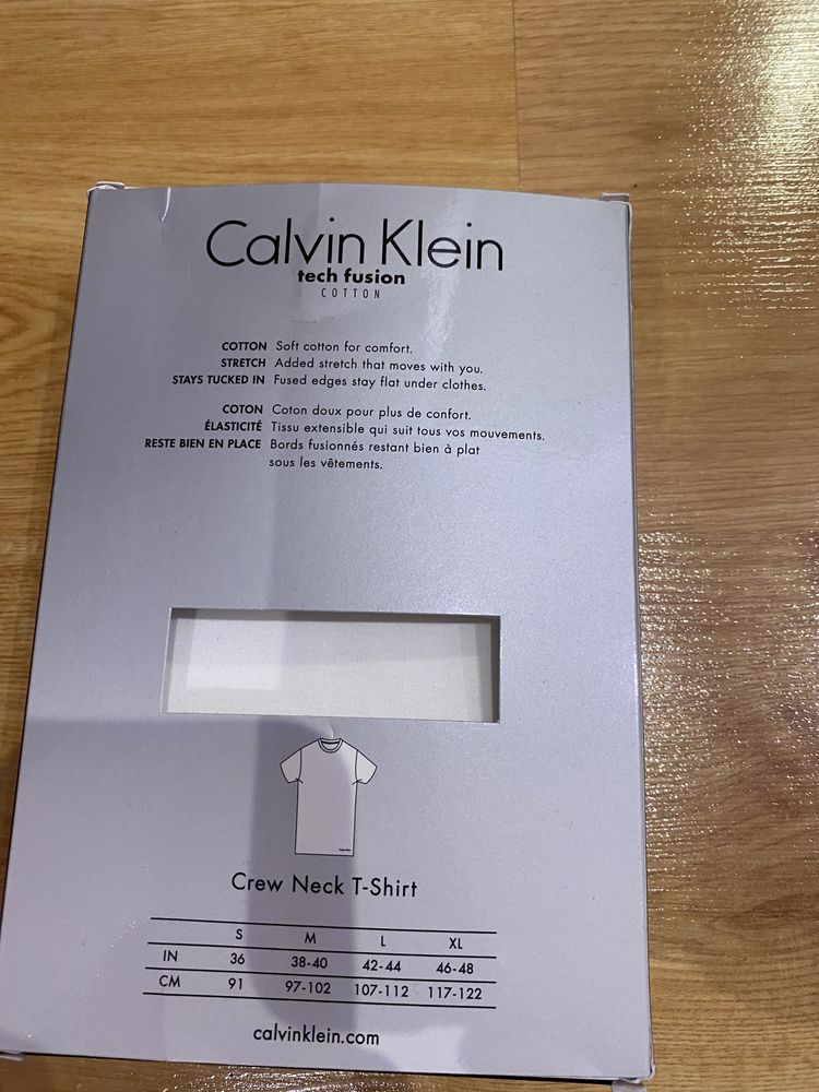 Calvin klein koszulka rozmiar S nowa