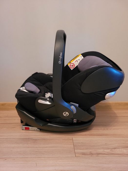 Fotelik samochodowy Cybex Cloud Q + baza Isofix + adaptery