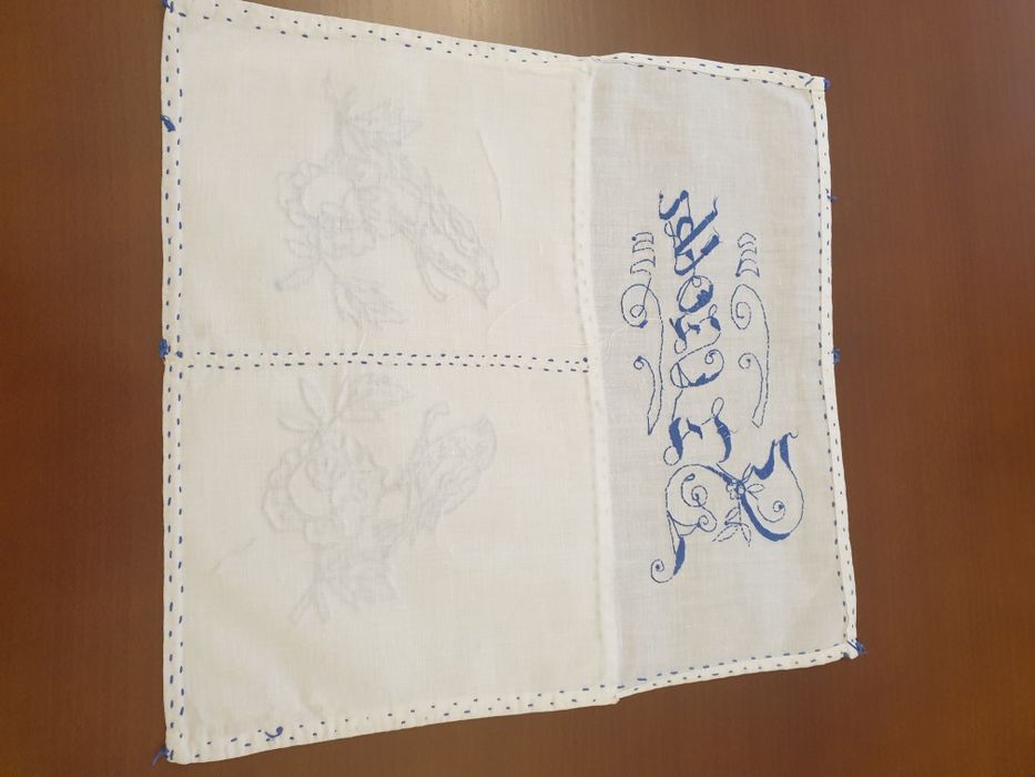 Oryginalna ręcznie haftowana makatka