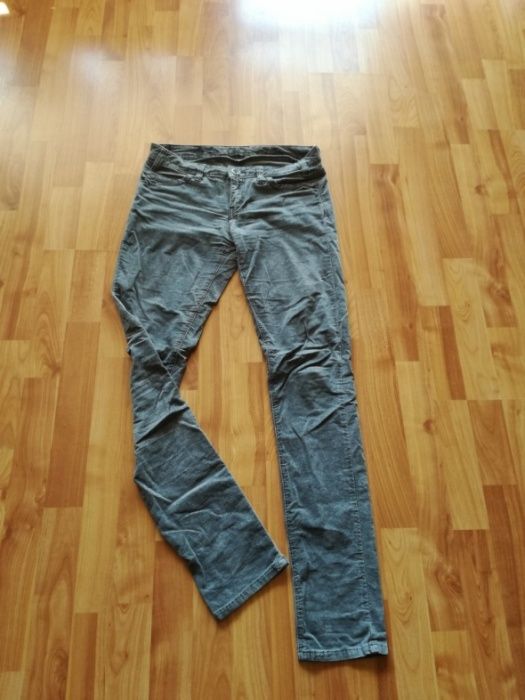 Sztruksowe spodnie M szare