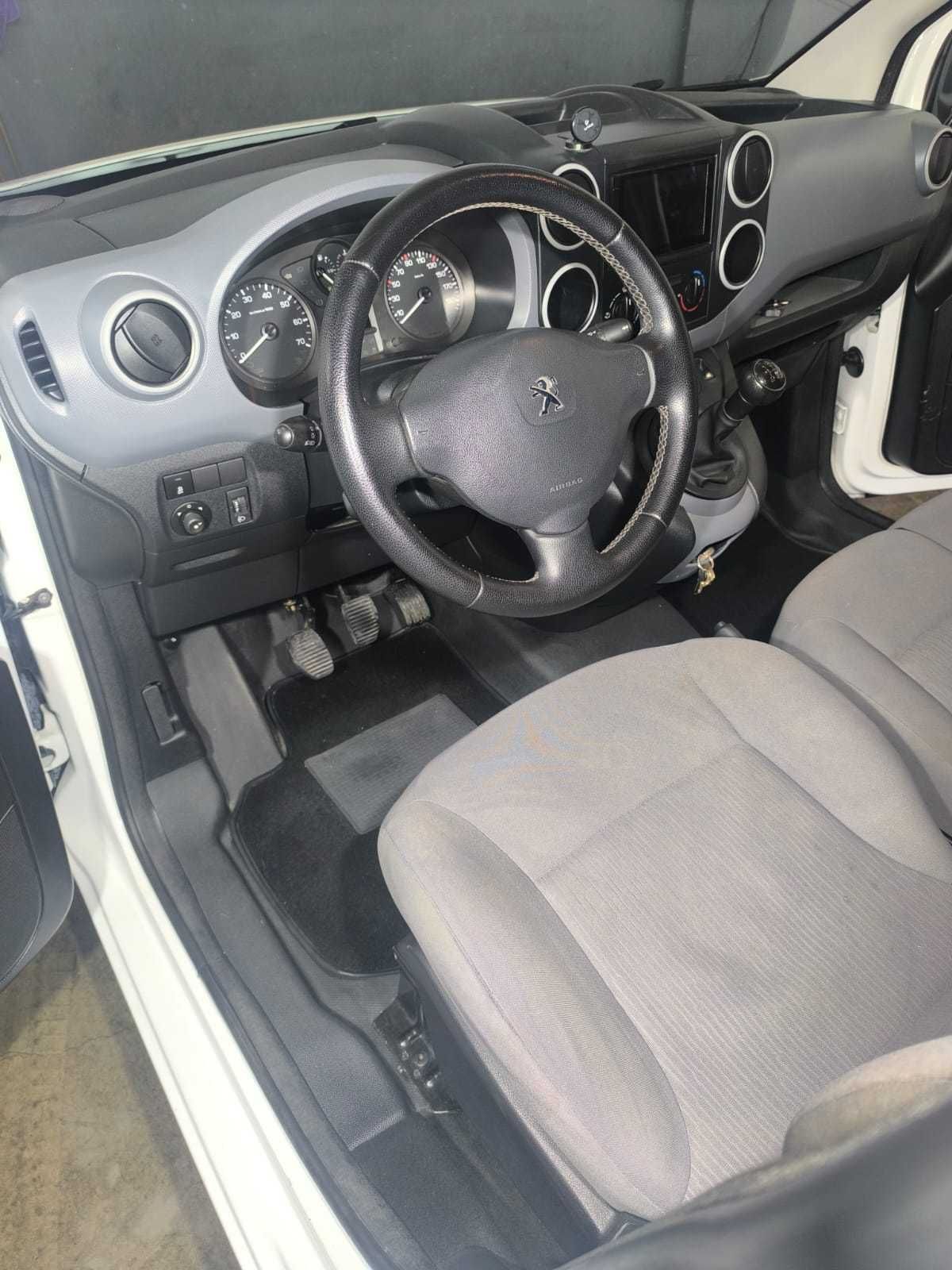 Peugeot partner impecável