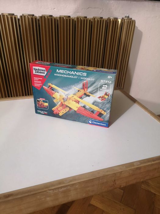 zabawka naukowa firmy Clementoni wodnosamolot i wodolot