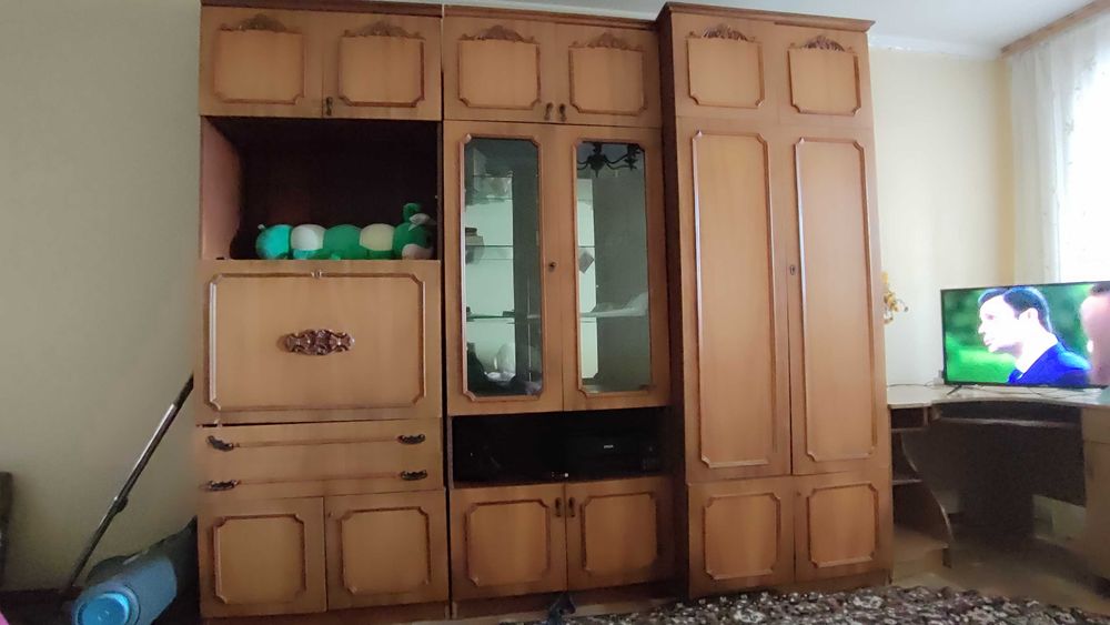 Стінка у вітальню