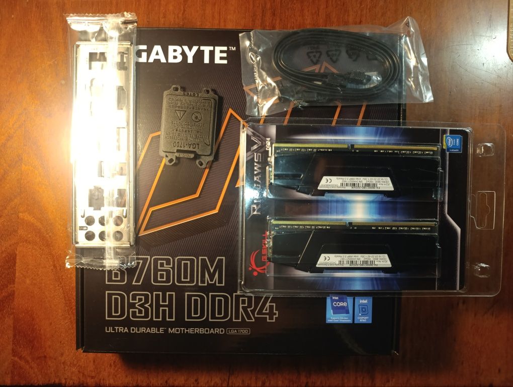 I5-12400F, Gigabyte B760M D3H DDR4, G.Skill Ripjaws DDR4 32GB CL18