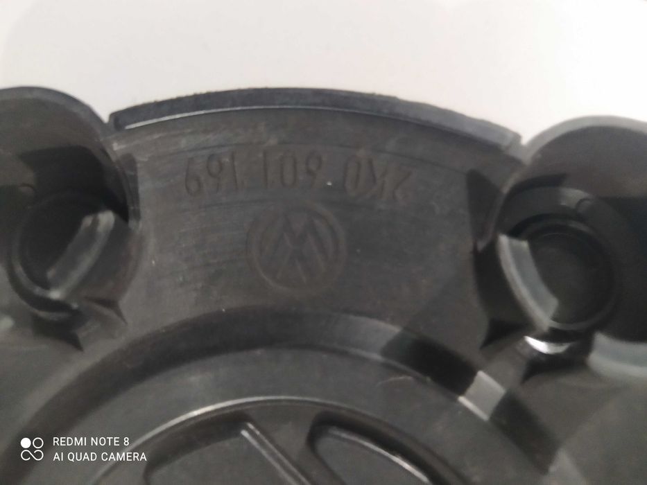 Колпаки на дисках гольф оригинал все 4 штук!!!