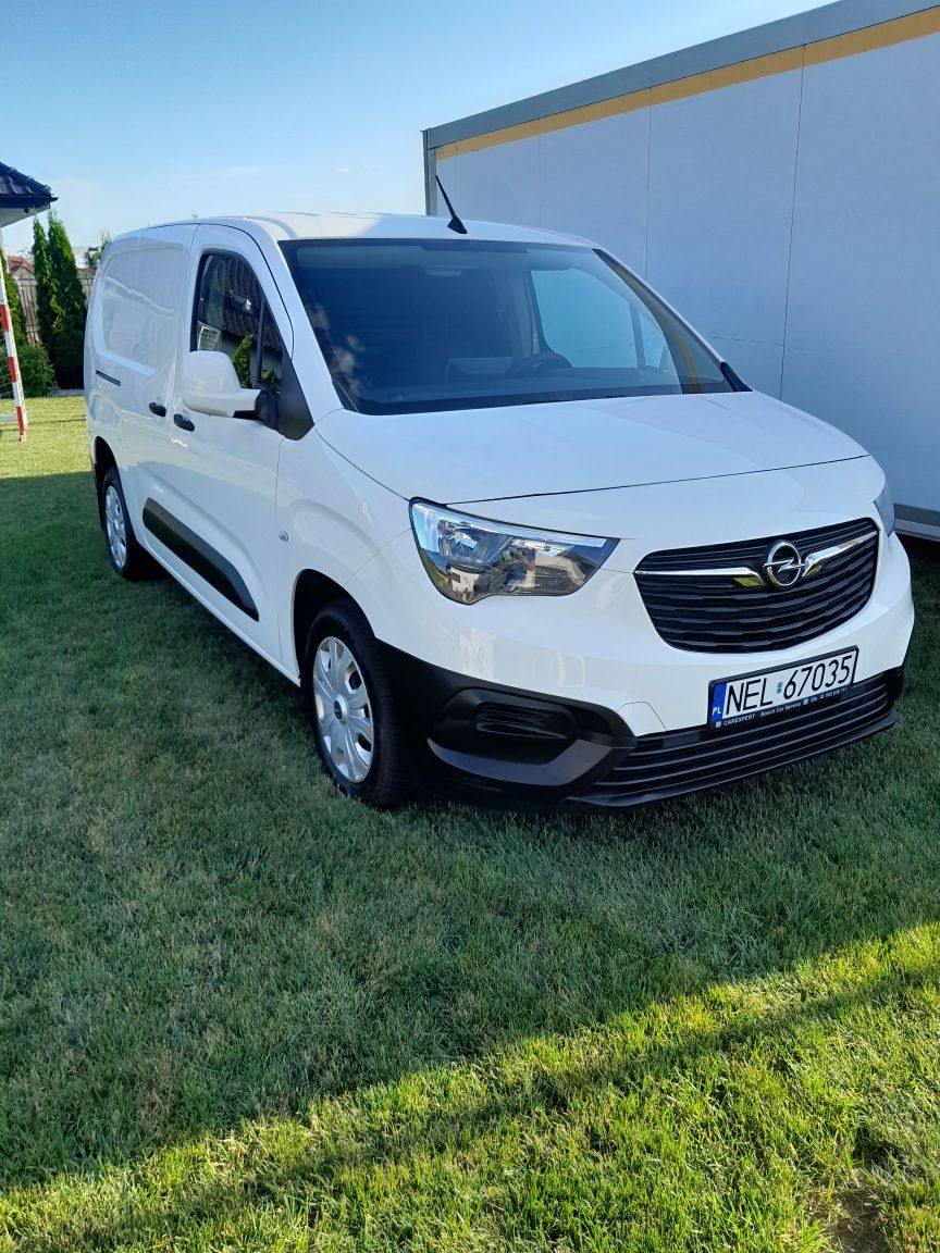 Sprzedam Opel Combo z 2020 1.5 hdi max długi . Bogata wersja tempomat