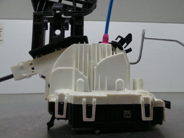 Fechadura / fecho porta trás esquerdo MERCEDES-BENZ GLA (X156)