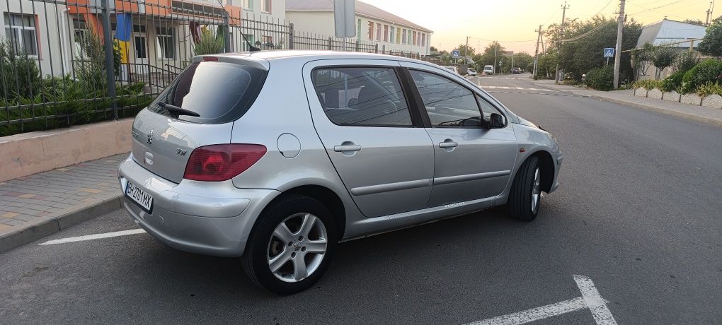 Пежо 307 2005 год 2.0 АВТОМАТ