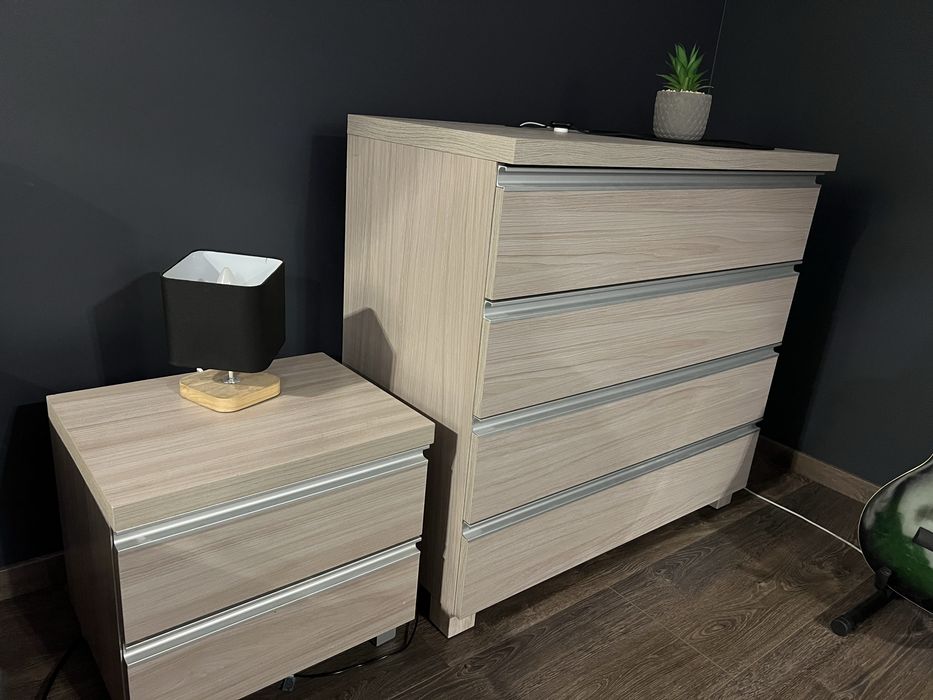 Sprzedam komplet mebli 8 elementow szafa komoda lóżko regał