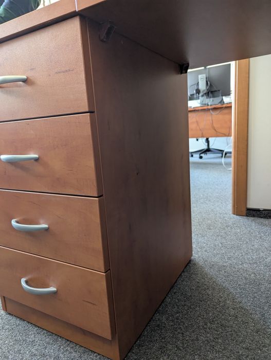 Biurko narożne biurowe. 6 sztuk. + Kontenerek.