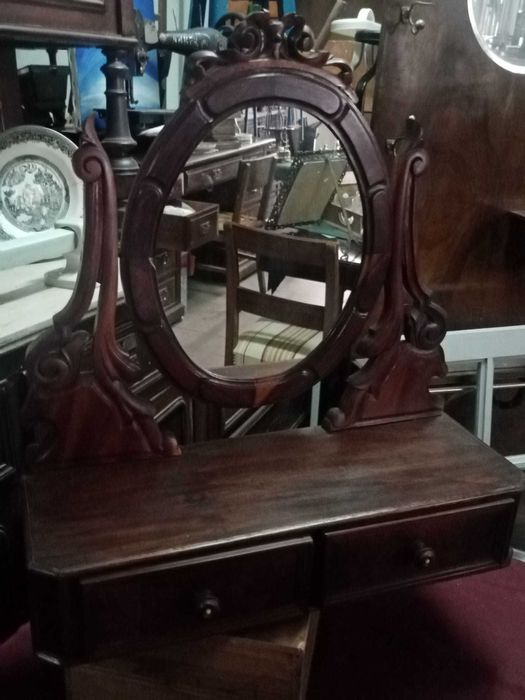 Toucador de mogno (século XIX)