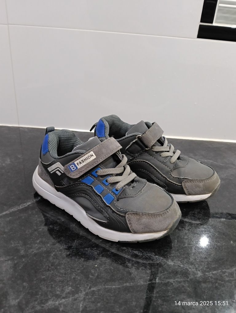 Buty sportowe chłopięce rozm. 30