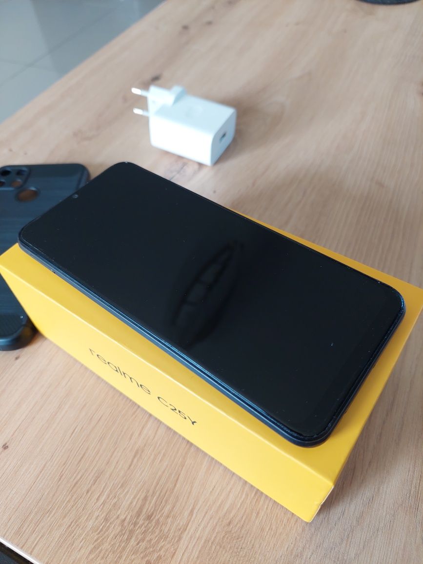 Realme C25Y zestaw kartonik i ładowarka