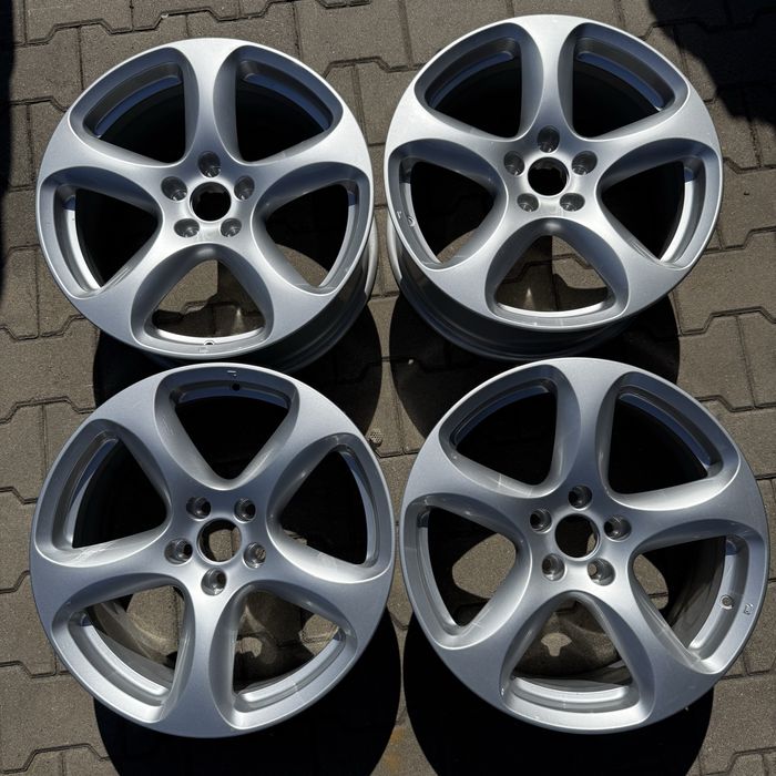 Sprzedam OEM alufelgi 18" 5x110 Alfa Romeo Stelvio Giulia