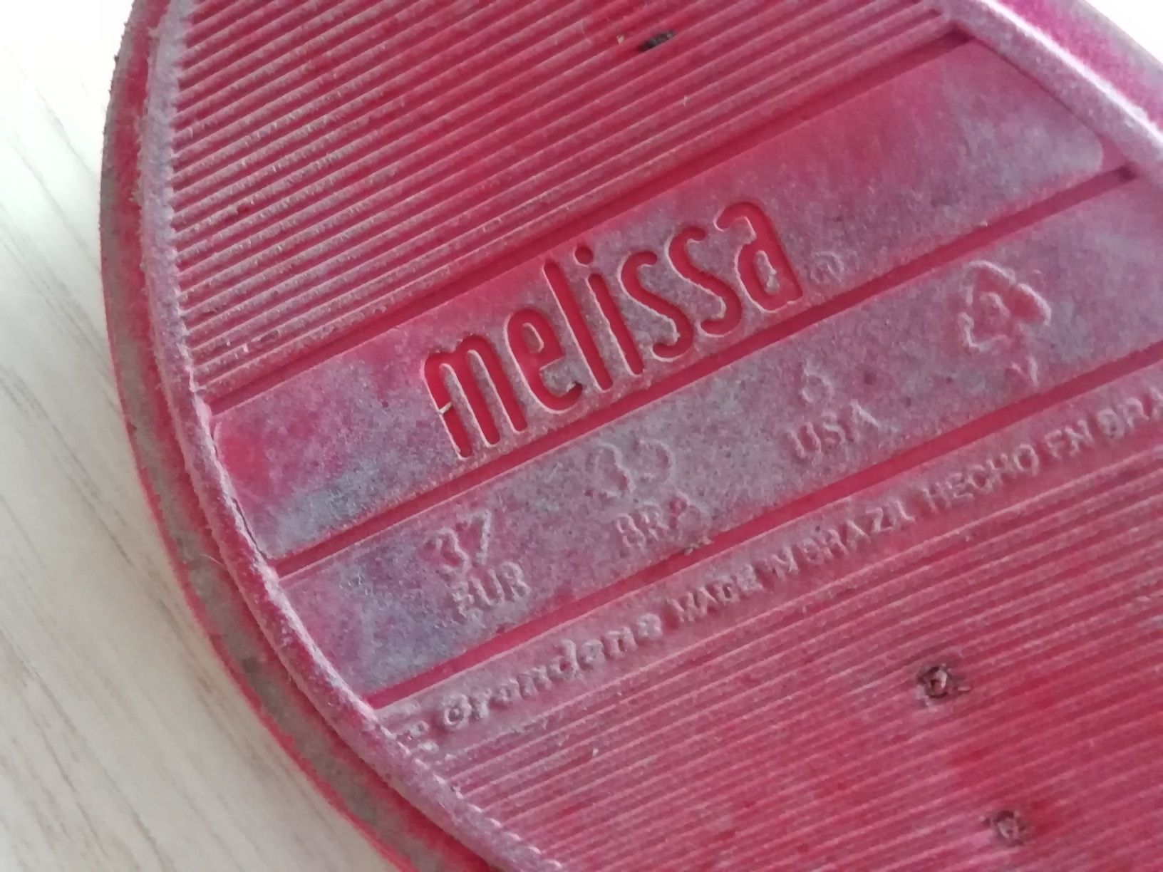 Sapato Melissa vermelho veludo
