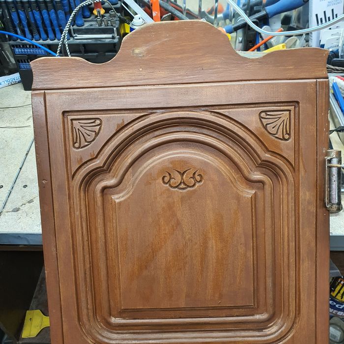 Drzwi sprężynowe kowbojskie.