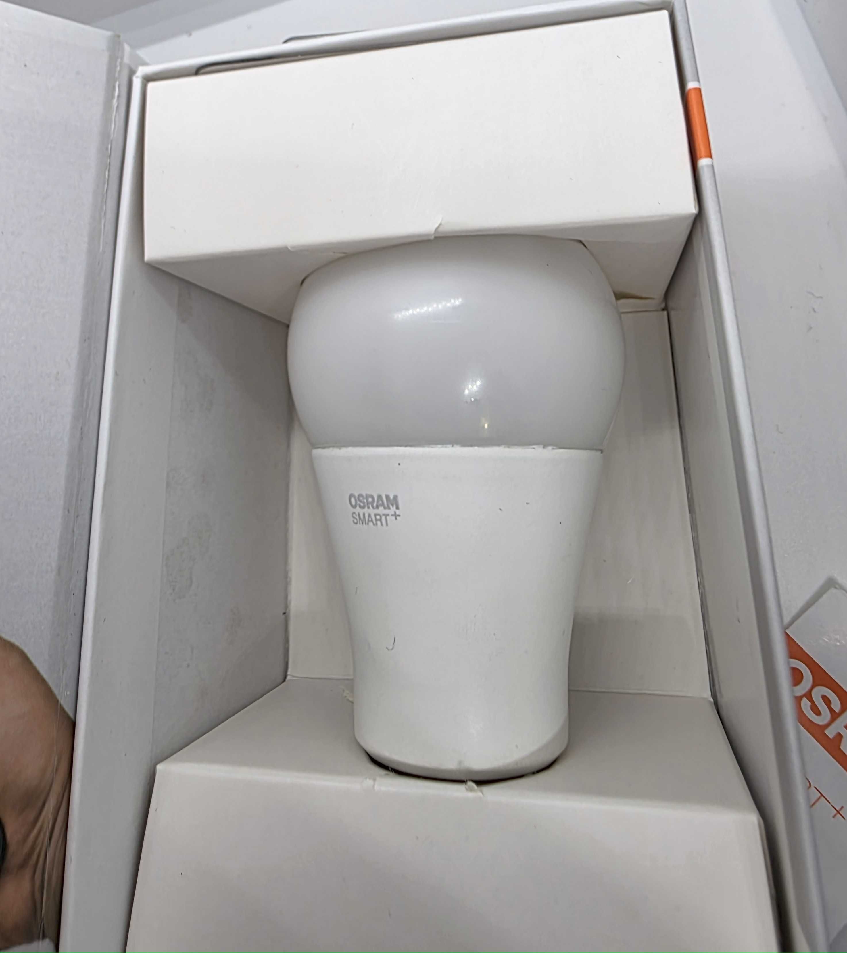 Żarówka LED Osram Smart+ E27 RGBW 10W 800lm Bluetooth
