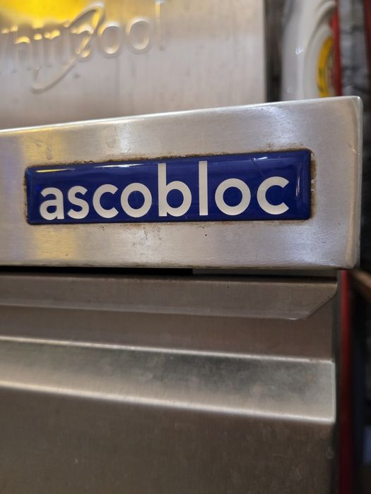 Stół chłodniczy 3-drzwiowy ASCOBLOC