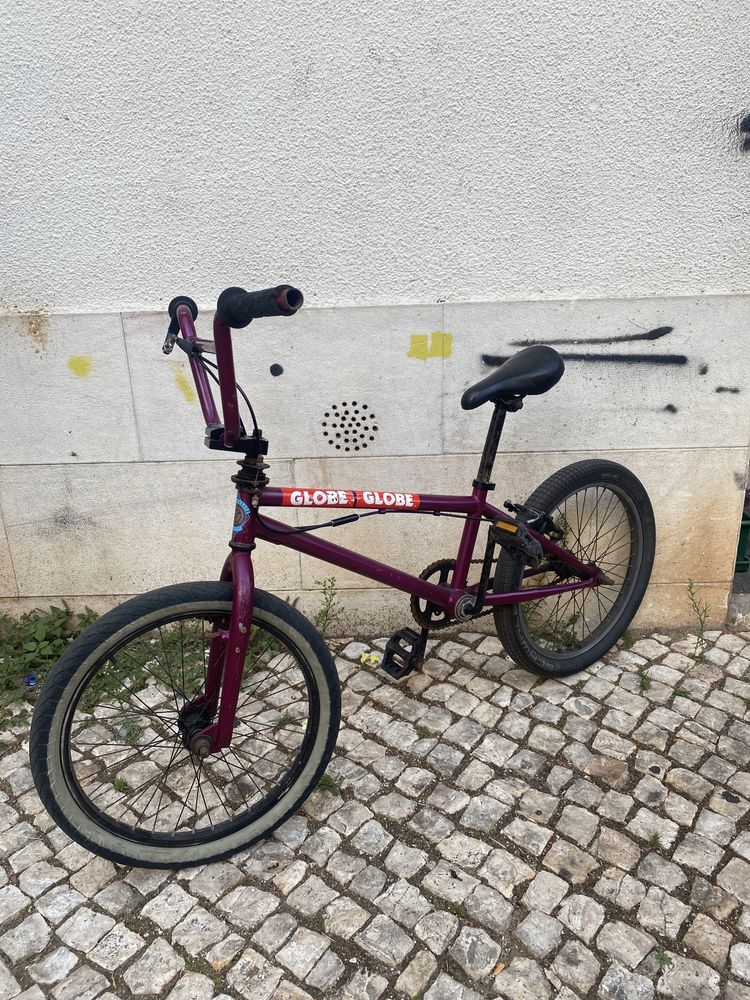 Vendo Bicicleta bmx roxa