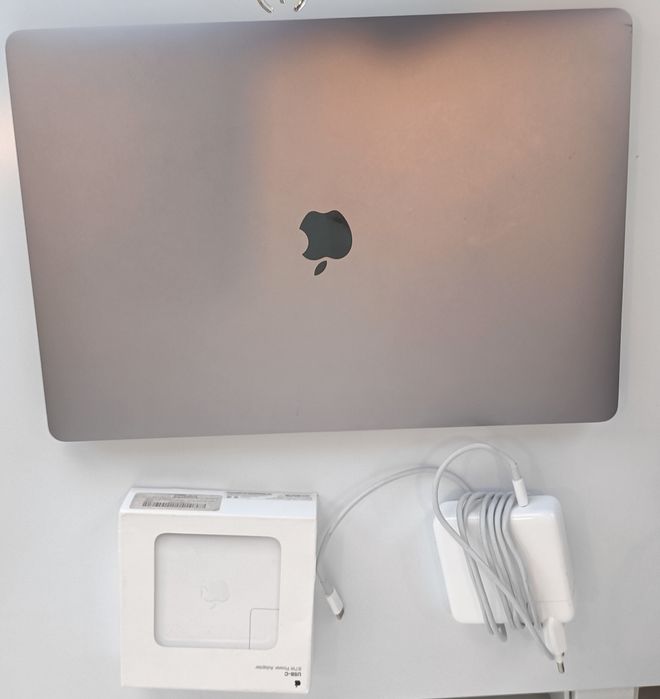 MacBook Pro 2019 I7 / 500GB / 16GB Ram (C/novo comprado em loja  2021)