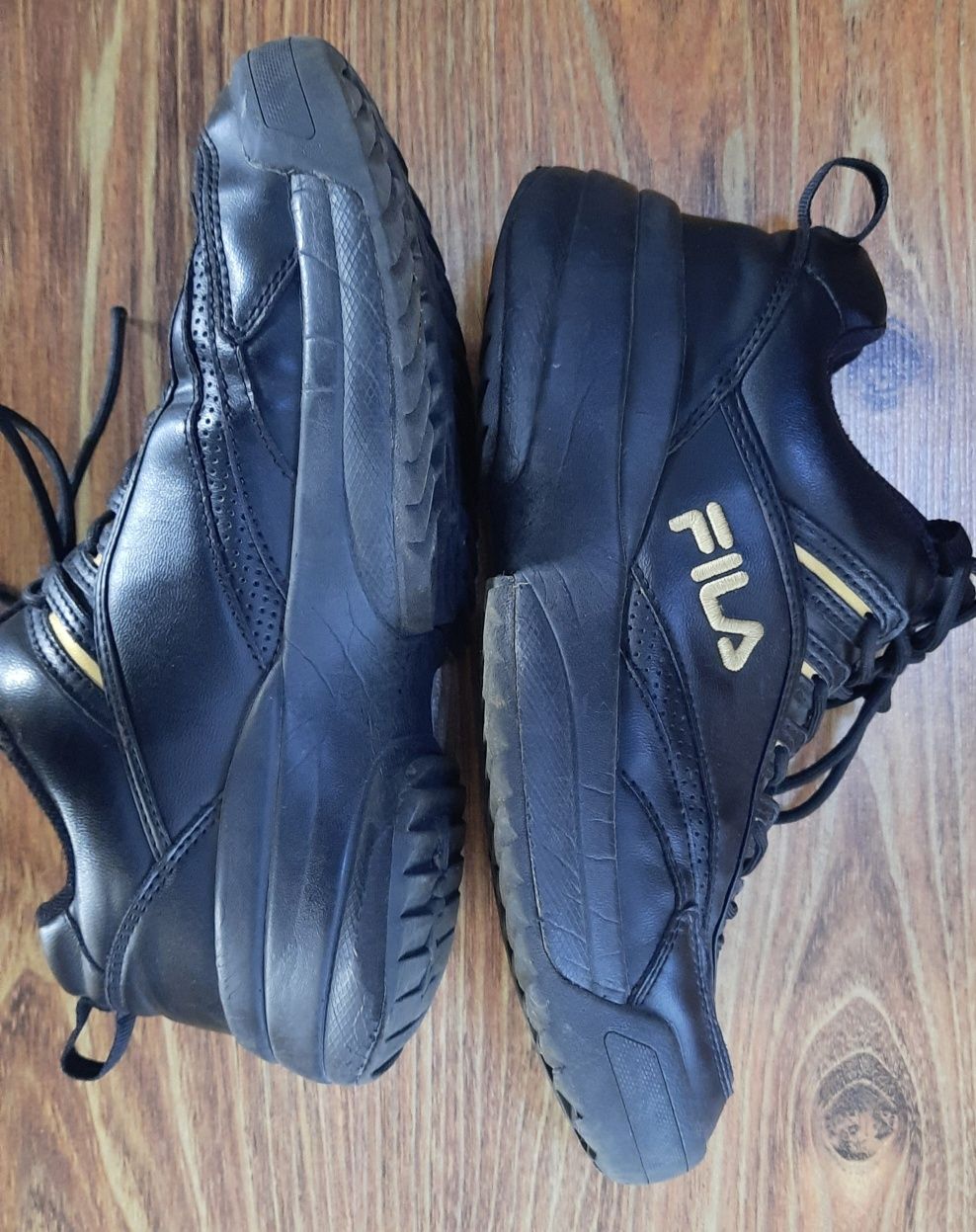 Buty sportowe na wiosnę, lato FILA rozmiar 38