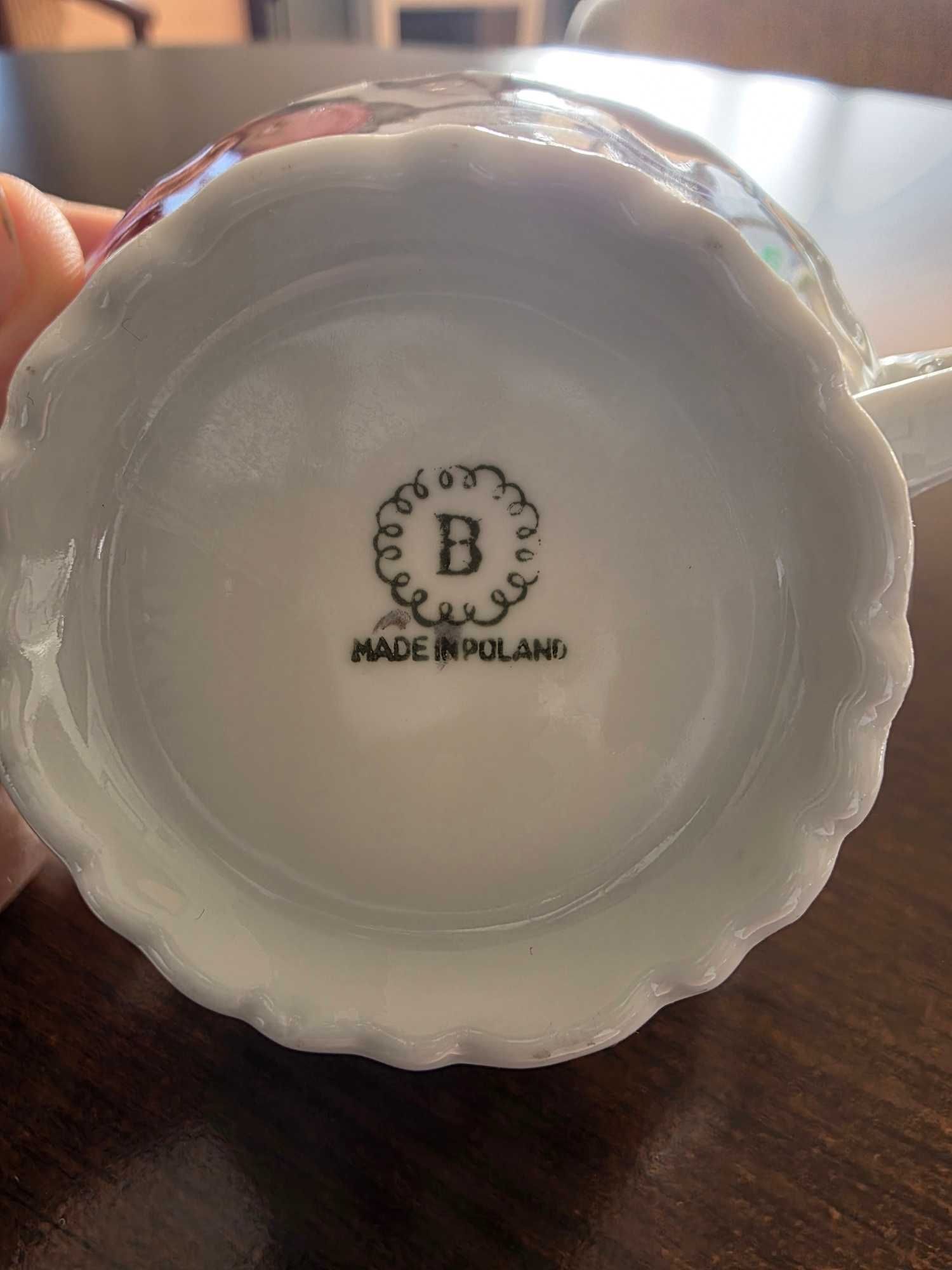 zestaw filiżanek porcelana