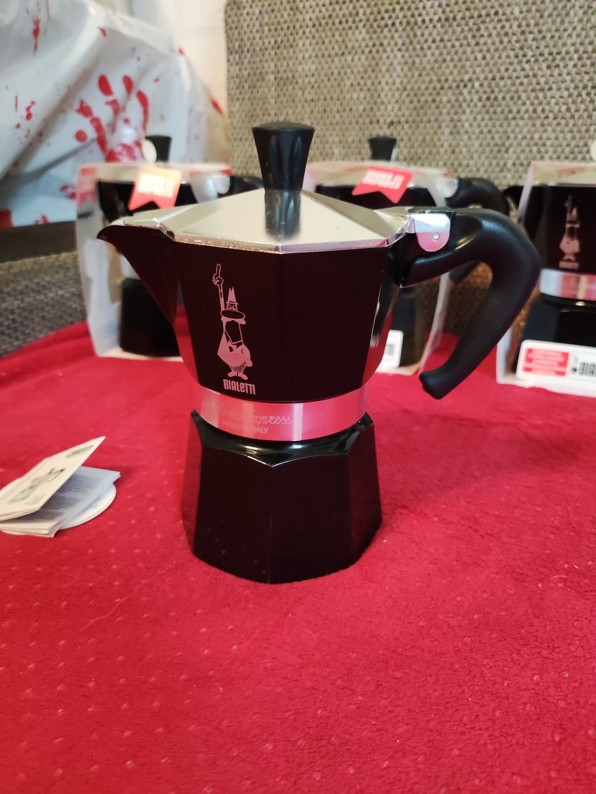 Kawiarka Bialetti klasyczna czarna Moka Express do kawy zaparzacz