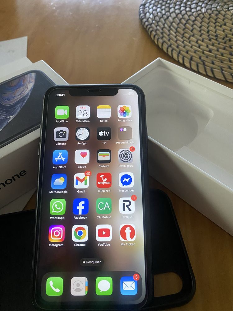Iphone xr excelente estado