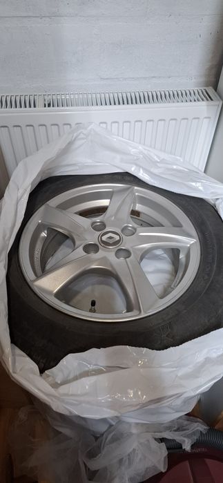 Opony zimowe 185x65x15 felgi aluminiowe renault zoe clio daster