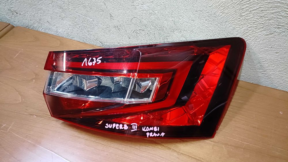 Skoda Superb III Kombi Lampa tył prawa