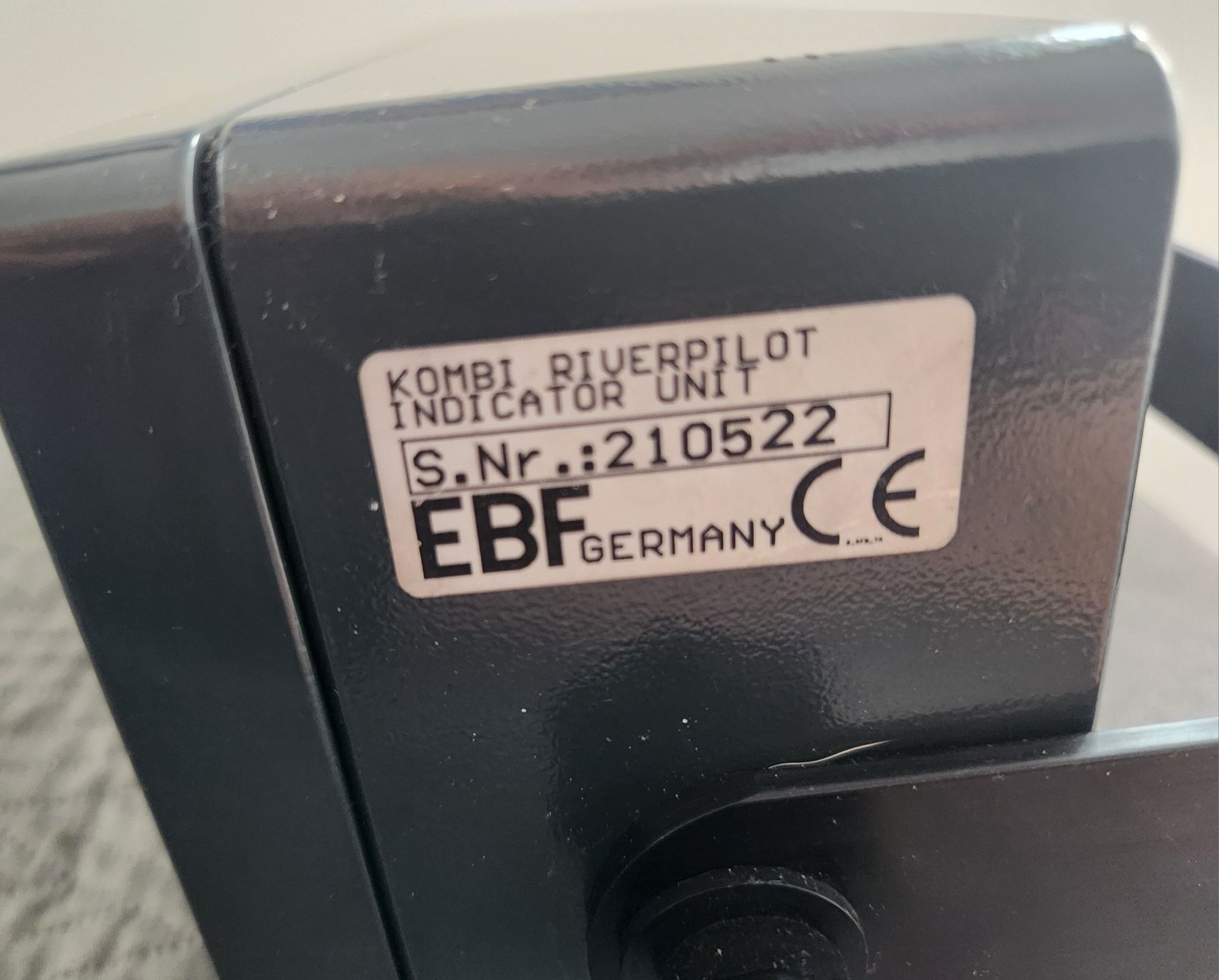 Autopilot śródlądowy EBF-4-095 na gwarancji.