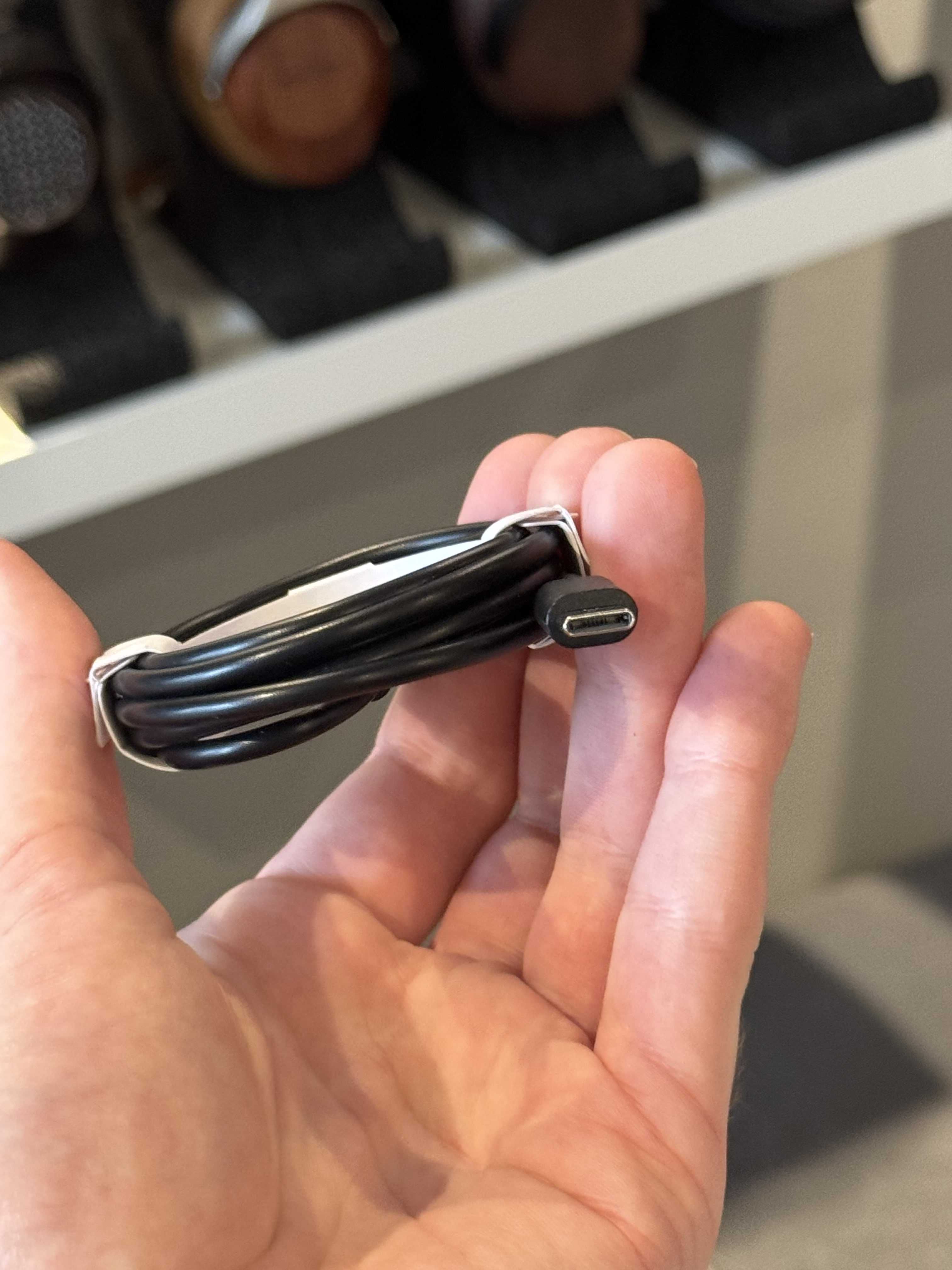 Czarny kabel USB-A do USB-C kompatybilny z Apple iPhone – trwały