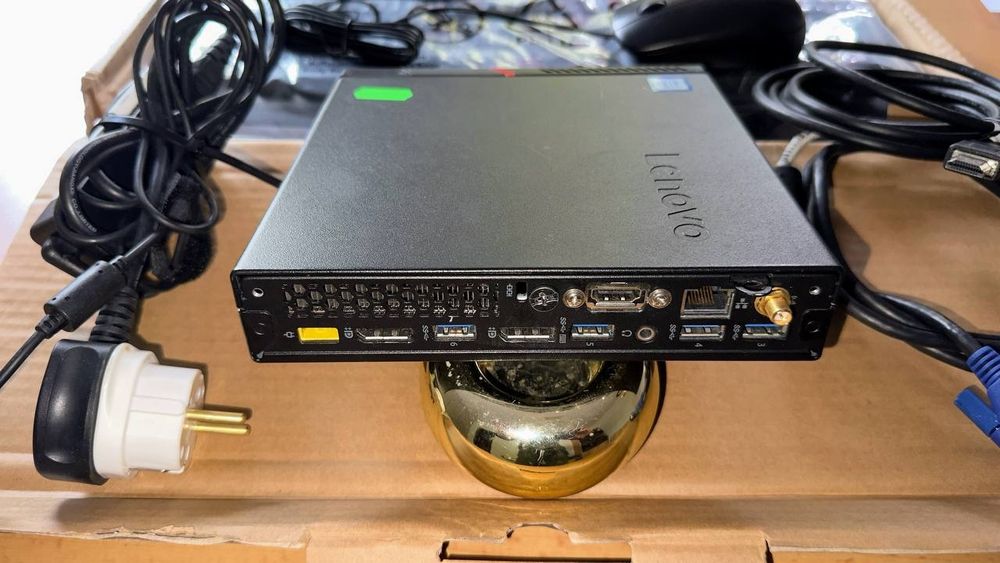 Мини ПК Lenovo ThinkCentre M700
Lenovo ThinkCentre M700