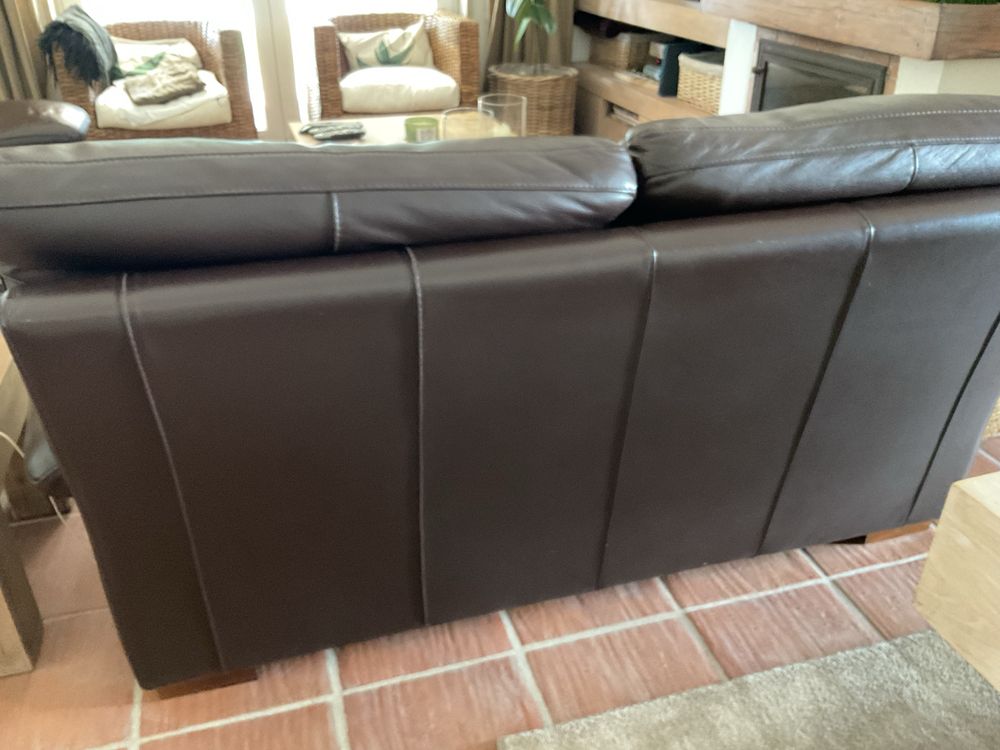 Conjunto de 2 sofas em pele