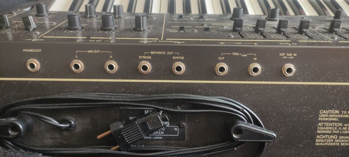 Синтезатор Korg Delta