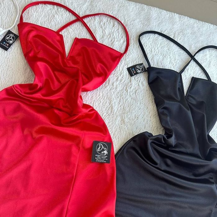 сукня чорна на зав'язках