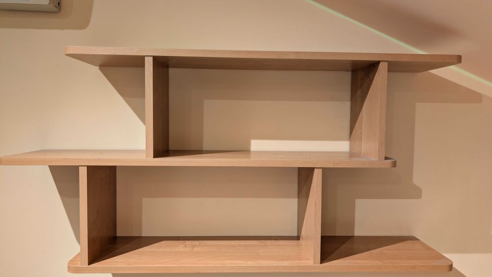 Półka na ścianę używana