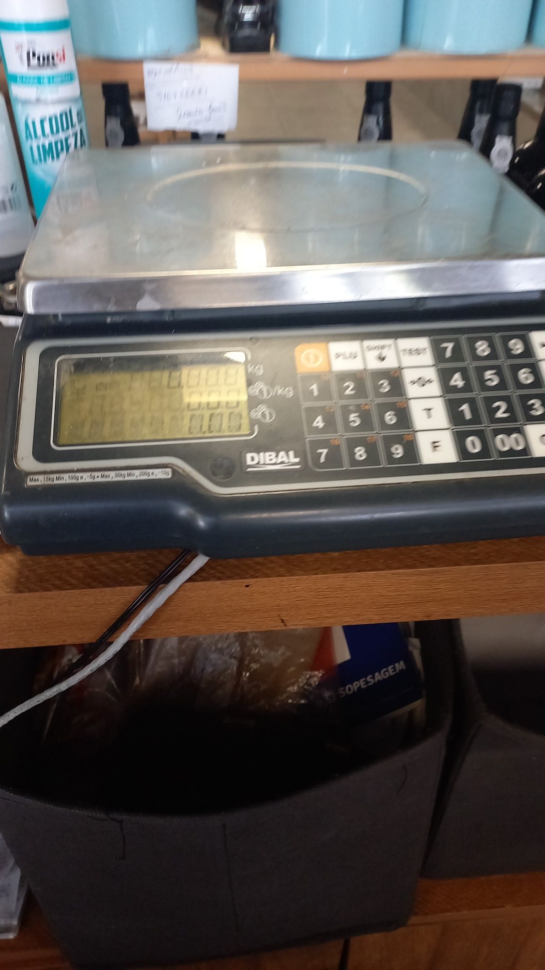 Balança marca Dibal usada