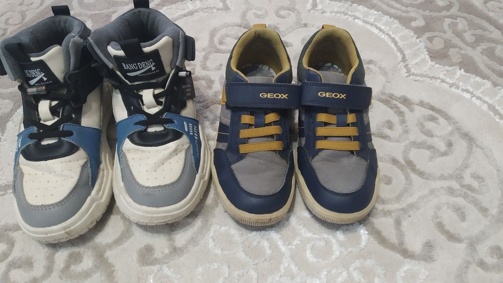 Продам дитячі кросівки