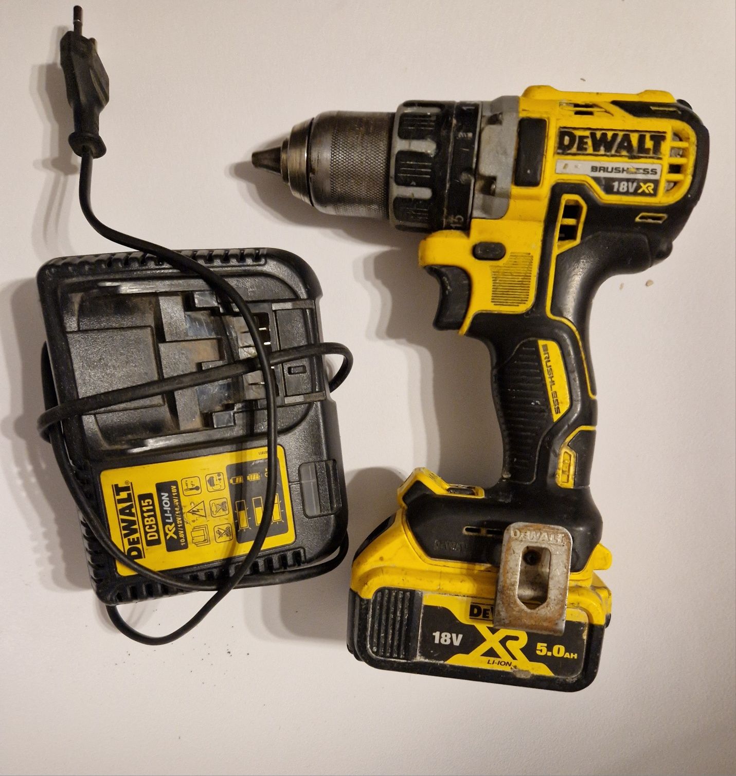 Wkrętarka dcd791 DeWalt aku 5ah i ładowarka