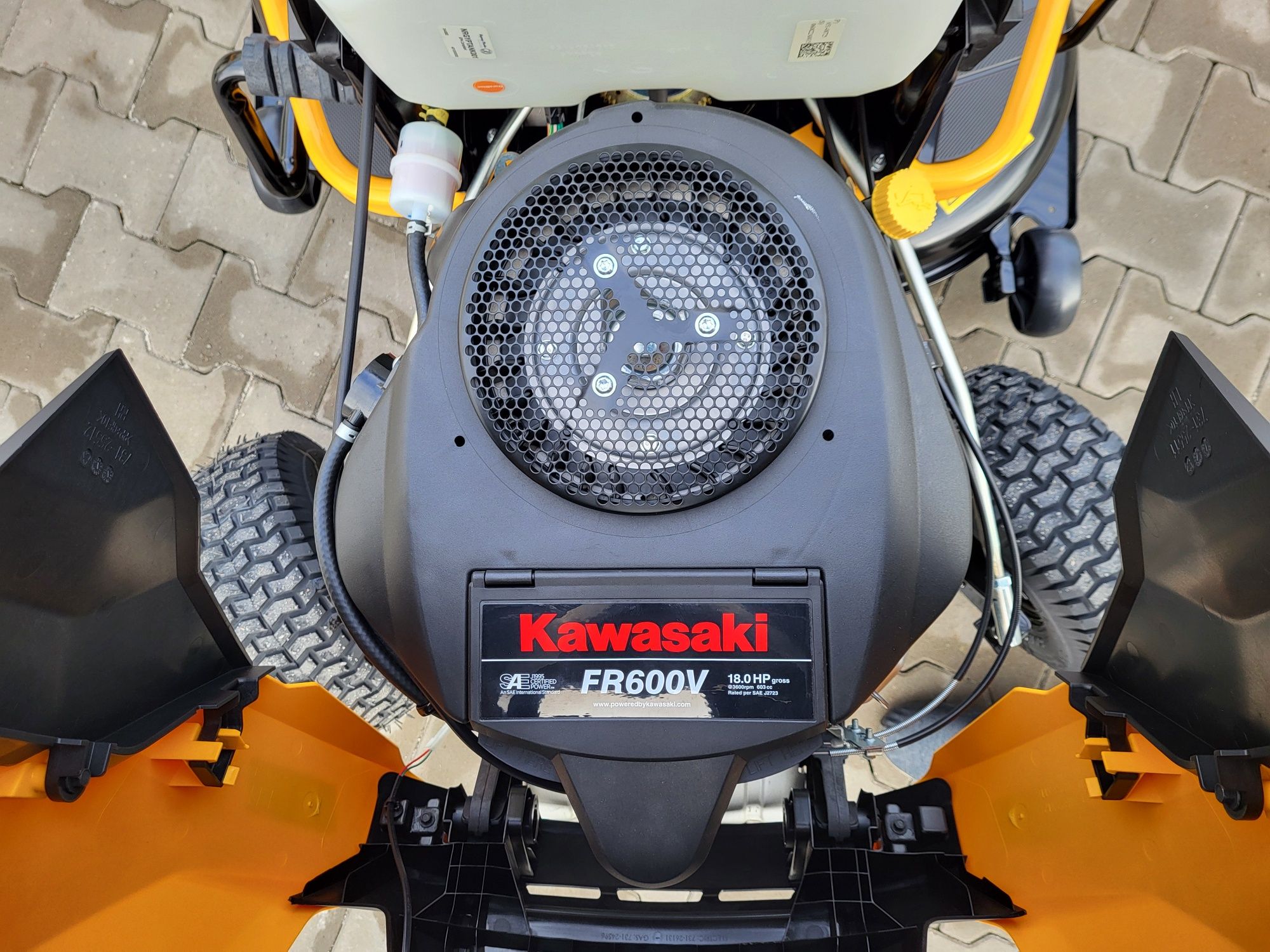 Cub Cadet XT2 PR95 V2 Kawasaki 18KM traktorek kosiarka