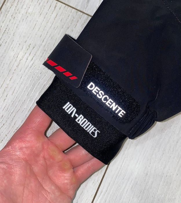 лижна зимова софтшельна куртка Descente DERMIZAX
size чол M-L (50)