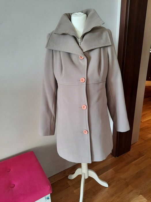 Elegancki płaszcz ciążowy r.M 40/42 beżowy