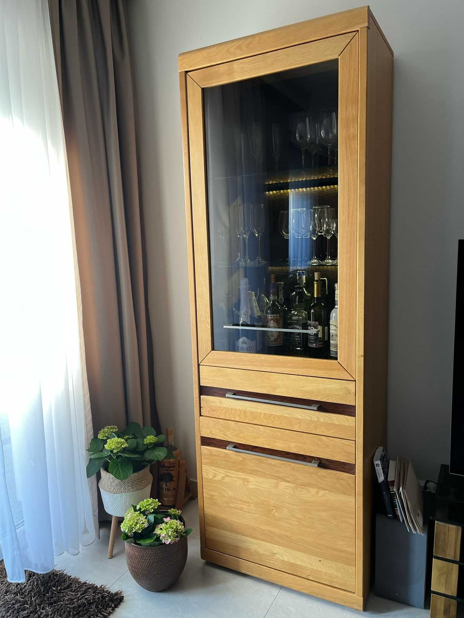 Komplet mebli do pokoju stołowego