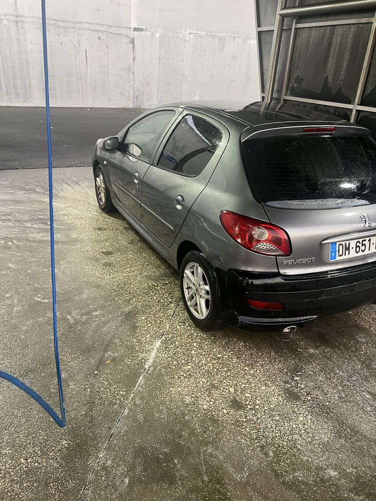 Carro peugeot 206+