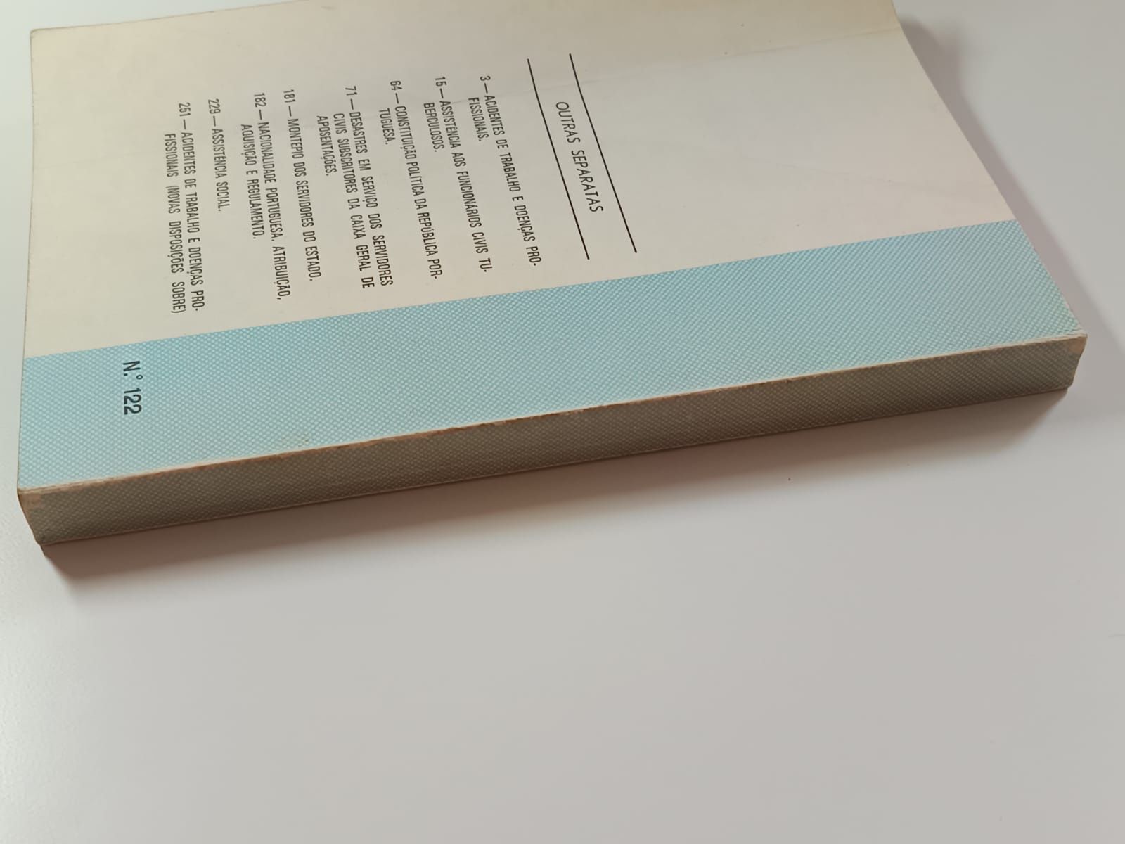 Funcionários civis (1974)