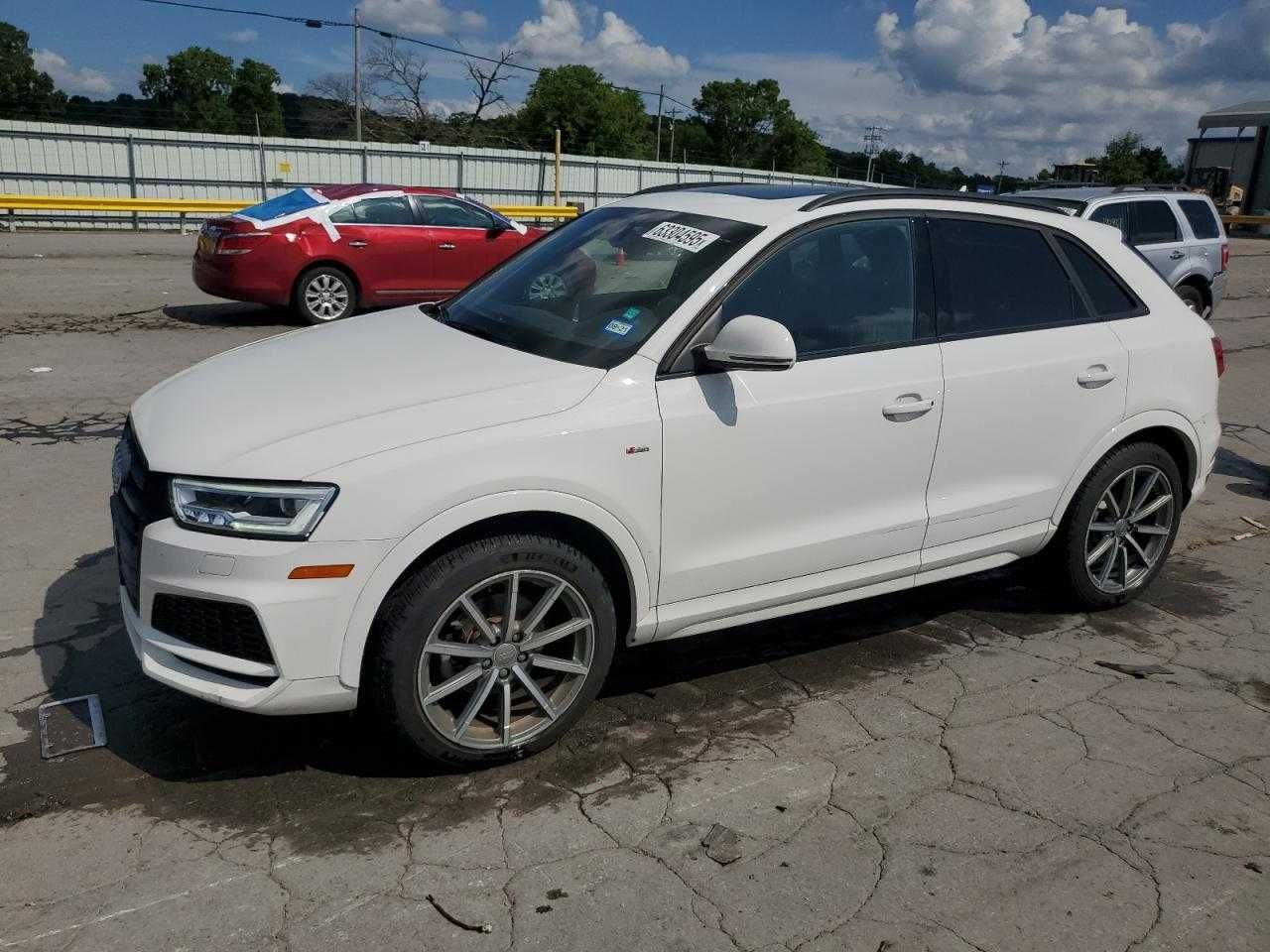 2018 року AUDI Q3 Premium Plus
