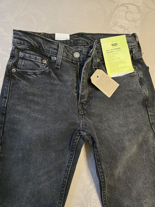 Nowe spodnie Levisy 519 unisex W29 czarne