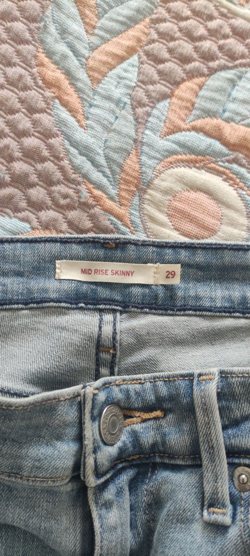 Продаю джинси Levis